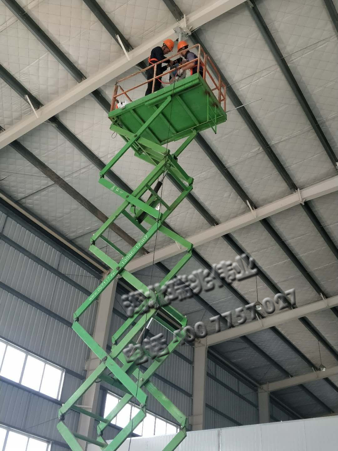 鋼結構廠房通風降溫方案、廠房車間通風降溫方案、大型工業(yè)風扇、物流倉儲大風扇、大吊扇、工業(yè)風扇、廠房車間降溫設備、廠房車間通風設備、車間溫控設備、工業(yè)大吊扇、工業(yè)大風扇、工業(yè)節(jié)能風扇、湖北瑞兆偉業(yè)通風降溫科技有限公司