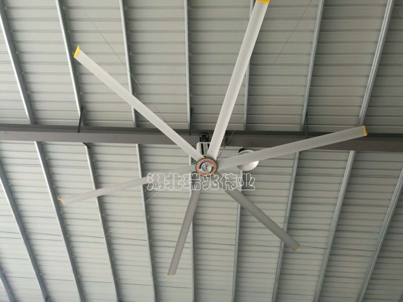 鋼結構廠房通風降溫方案、廠房車間通風降溫方案、大型工業(yè)風扇、物流倉儲大風扇、大吊扇、工業(yè)風扇、廠房車間降溫設備、廠房車間通風設備、車間溫控設備、工業(yè)大吊扇、工業(yè)大風扇、工業(yè)節(jié)能風扇、湖北瑞兆偉業(yè)通風降溫科技有限公司