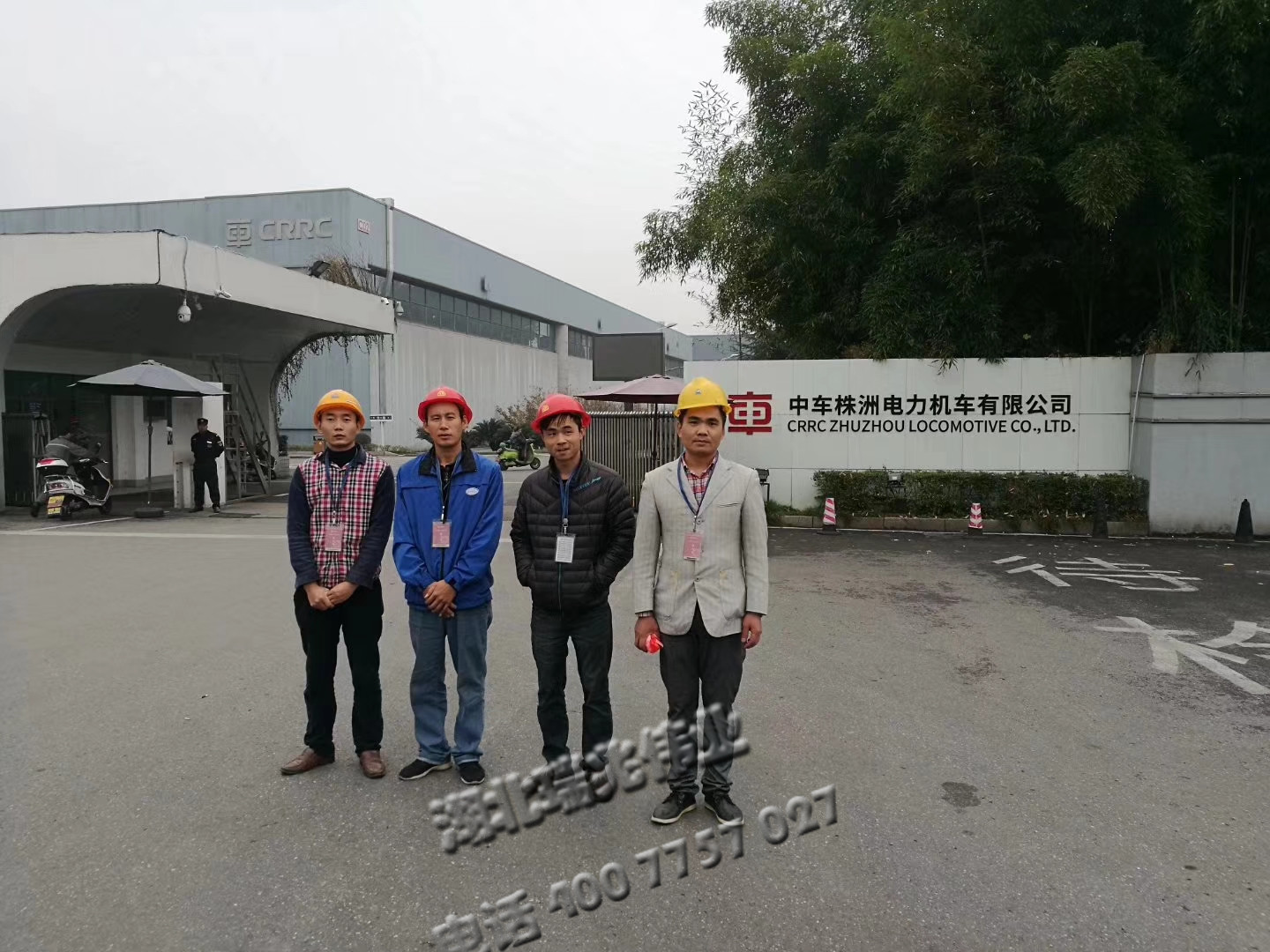鋼結(jié)構(gòu)廠房通風(fēng)降溫方案、廠房車間通風(fēng)降溫方案、大型工業(yè)風(fēng)扇、物流倉儲大風(fēng)扇、大吊扇、工業(yè)風(fēng)扇、廠房車間降溫設(shè)備、廠房車間通風(fēng)設(shè)備、車間溫控設(shè)備、工業(yè)大吊扇、工業(yè)大風(fēng)扇、工業(yè)節(jié)能風(fēng)扇、湖北瑞兆偉業(yè)通風(fēng)降溫科技有限公司