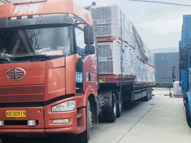 鋼結構廠房通風降溫方案、廠房車間通風降溫方案、大型工業(yè)風扇、物流倉儲大風扇、大吊扇、工業(yè)風扇、廠房車間降溫設備、廠房車間通風設備、車間溫控設備、工業(yè)大吊扇、工業(yè)大風扇、工業(yè)節(jié)能風扇、湖北瑞兆偉業(yè)通風降溫科技有限公司