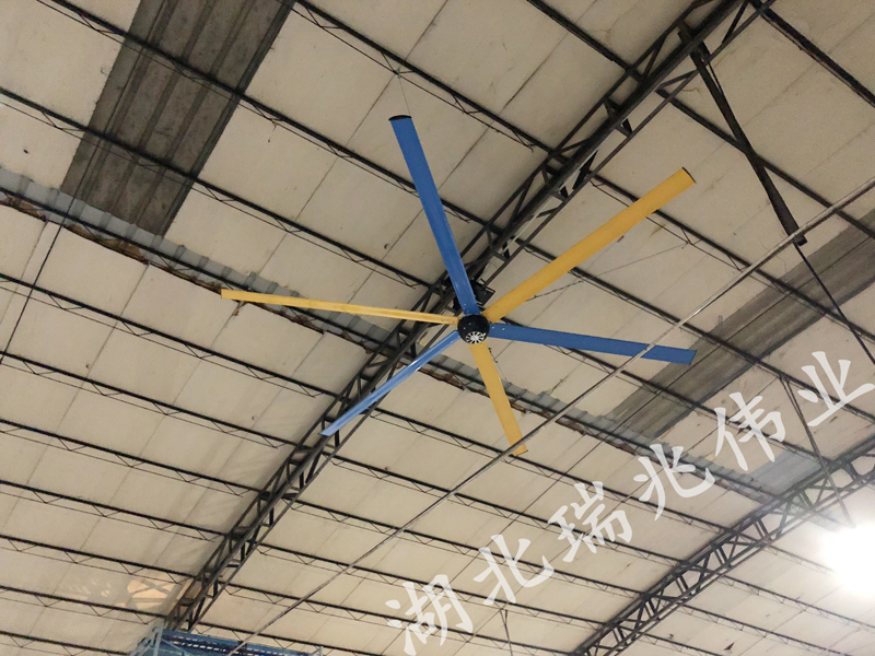 大型工業(yè)吊扇、廠房通風(fēng)降溫、瑞泰風(fēng)工業(yè)大吊扇、湖北瑞兆偉業(yè)