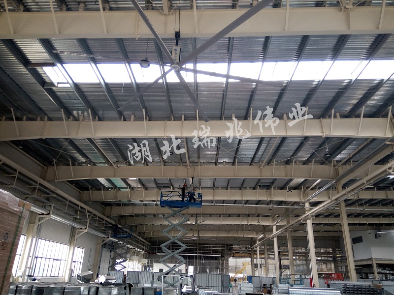 瑞泰風(fēng)工業(yè)大風(fēng)扇，工業(yè)大風(fēng)扇，瑞泰風(fēng)大型工業(yè)風(fēng)扇，高大廠房降溫通風(fēng)，廠房降溫通風(fēng)改善方案