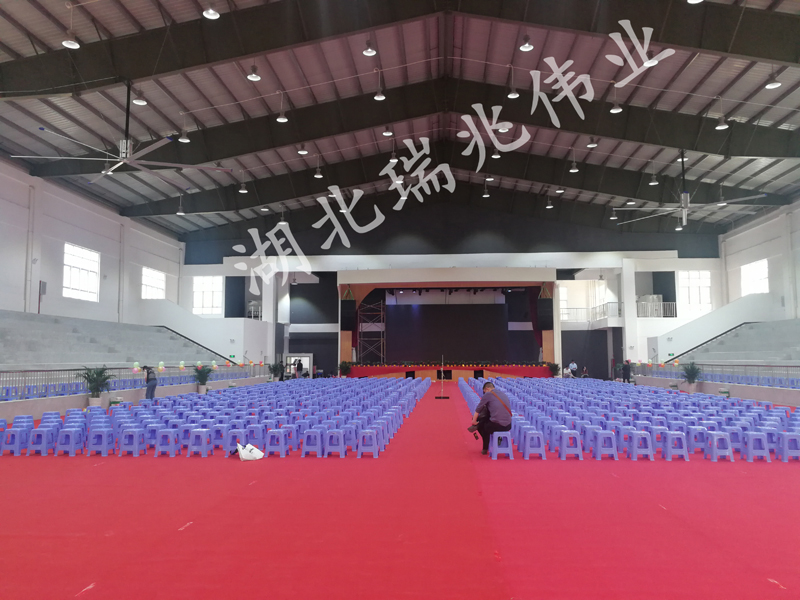 瑞泰風工業(yè)大風扇，大型工業(yè)風扇，工業(yè)大型風扇、廠房降溫設(shè)備，扇機組合通風降溫解決方案