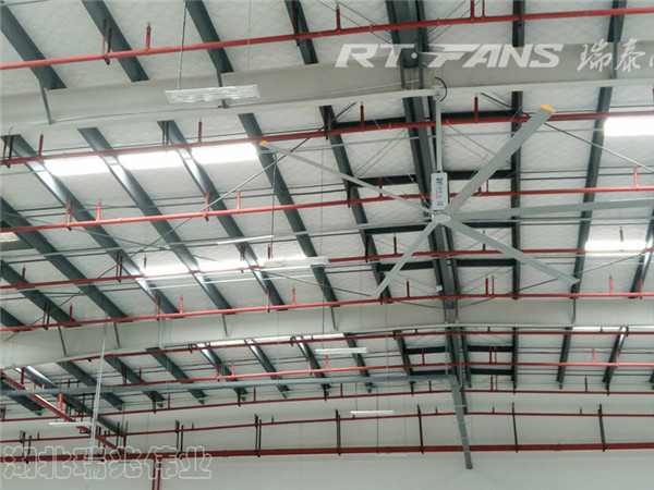 瑞泰風扇機組合,扇機組合,高大型廠房車間,通風降溫設備,大型工業(yè)風扇，瑞泰風工業(yè)大風扇