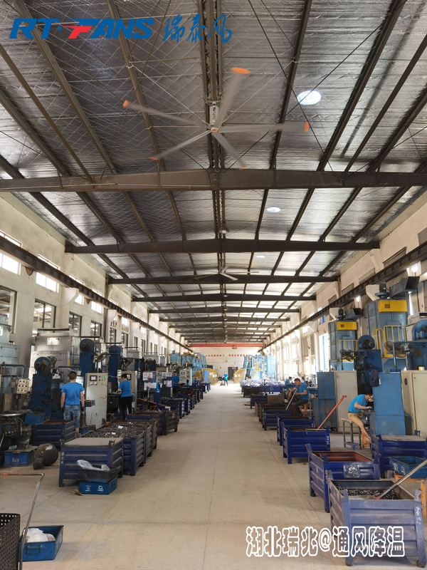 工業(yè)大吊扇  湖北工業(yè)大風扇  大型工業(yè)吊扇  大型工業(yè)風扇  瑞泰風工業(yè)大風扇