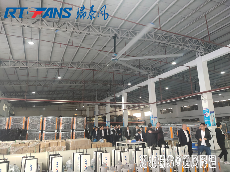 瑞泰風工業(yè)大風扇   工業(yè)大吊扇  大型工業(yè)吊扇  工業(yè)節(jié)能風扇  武漢廠房降溫