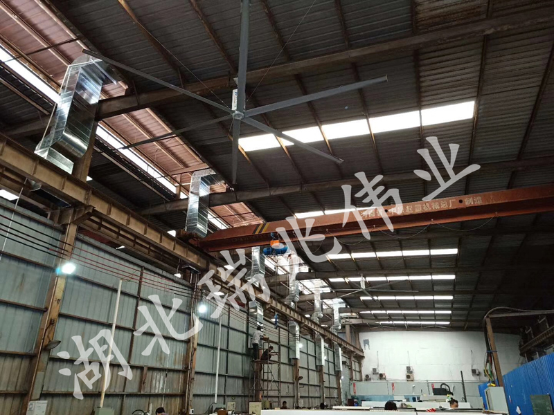 瑞泰風(fēng)大型工業(yè)風(fēng)扇是高大廠房車間夏季通風(fēng)降溫的必備神器！