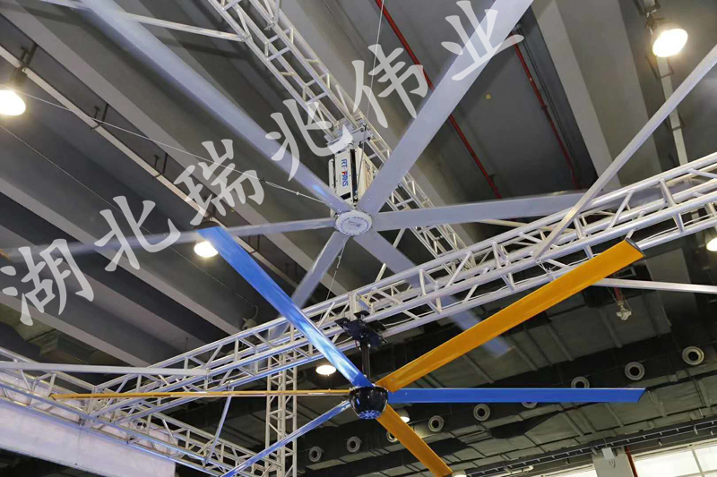 “我是護(hù)旗手”，瑞泰風(fēng)工業(yè)大風(fēng)扇引領(lǐng)下的我們都是愛(ài)國(guó)愛(ài)黨好青年！