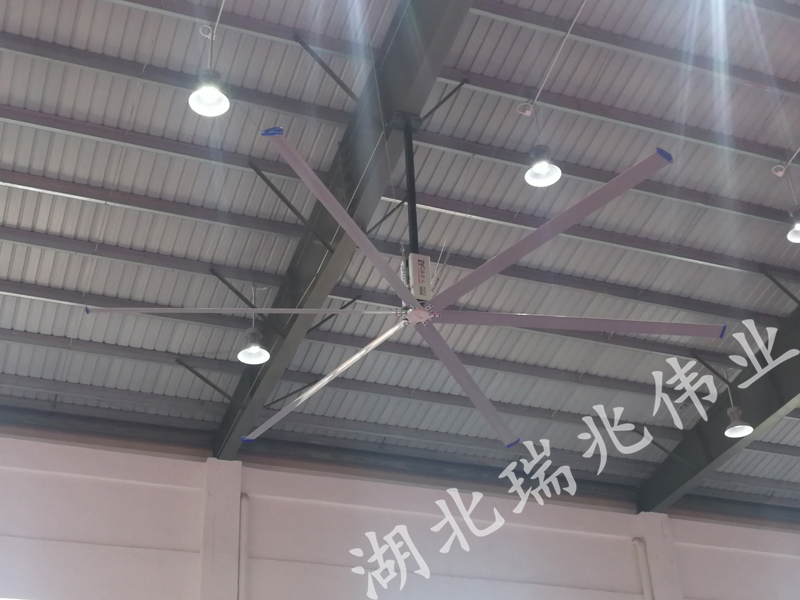 工廠通風(fēng)降溫，湖北瑞泰風(fēng)工業(yè)大風(fēng)扇為您送清涼！