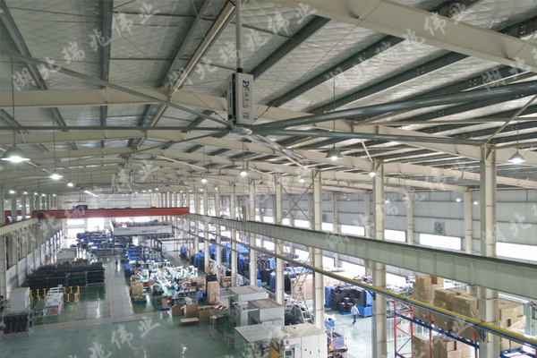 瑞泰風大型工業(yè)風扇為廠房車間通風換氣 助力企業(yè)復工復產(chǎn)