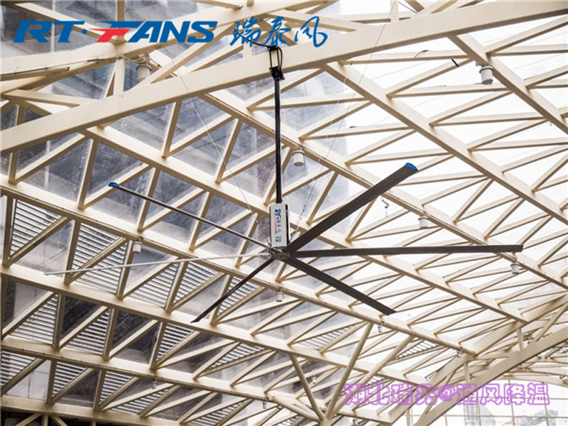 廠房高溫悶熱，粉塵多就讓工業(yè)大風(fēng)扇帶你呼吸新鮮空調(diào)，如沐春風(fēng)